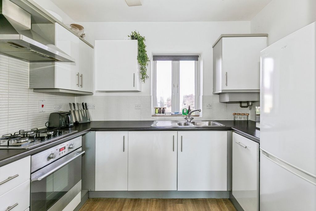 Property photo 2 of 11 Pbox-Img.Jpg