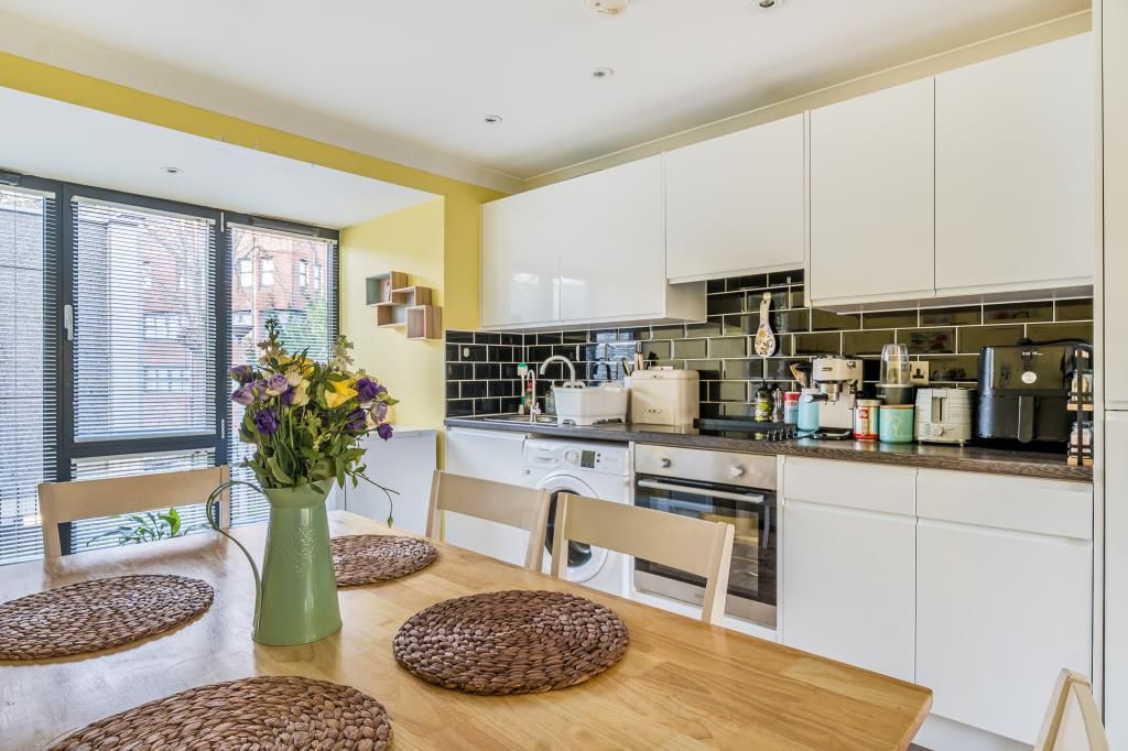 Property photo 2 of 18 Kitchen