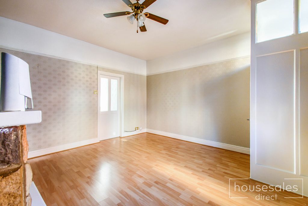 Property photo 3 of 19