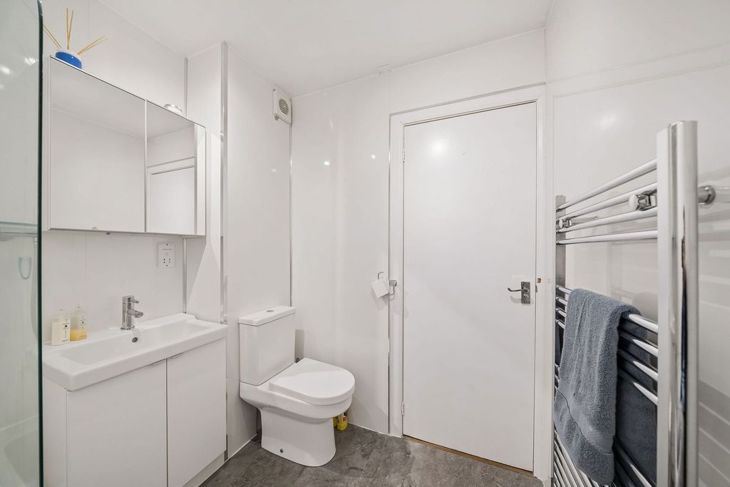 Additional image 17 of 2 bed flat for saleOrmiston Drive, East Calder EH53