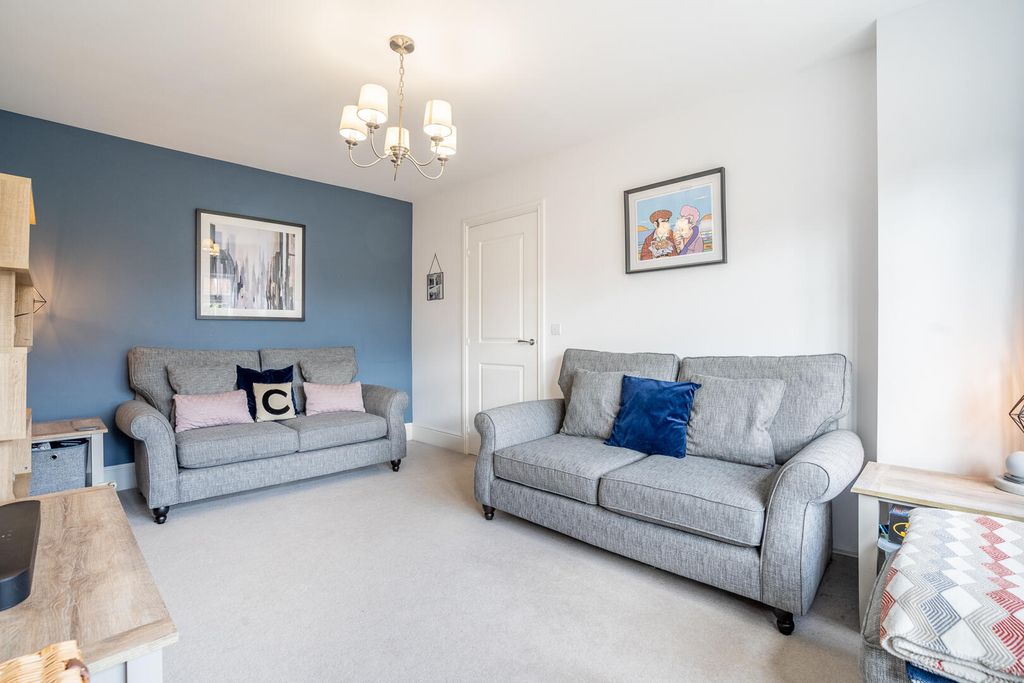 Property photo 2 of 18 Living Room