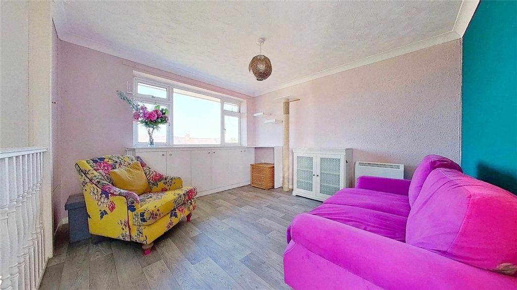 Property photo 3 of 8 Picture No. 05