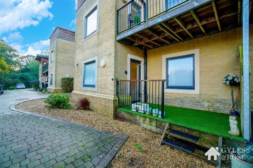 Property photo 1 of 18 Balcony