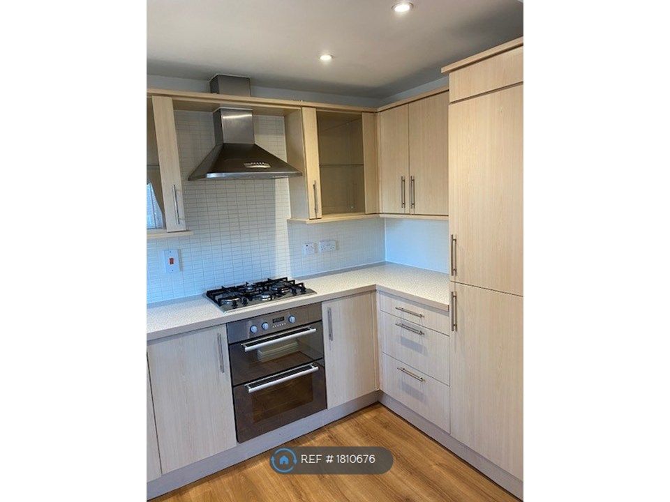 Property photo 2 of 6 Kitchen