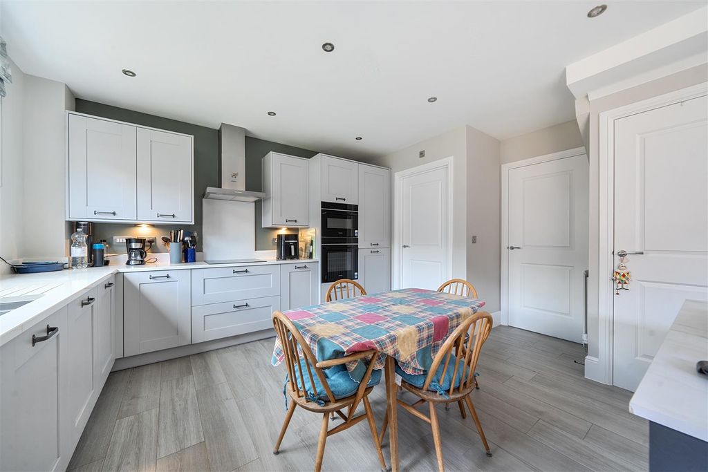 Additional image 9 of 3 bed property for saleLowsley Farm Drive, Liphook GU30