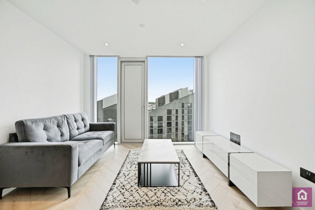Property photo 2 of 16 Pbox-Img.Jpg
