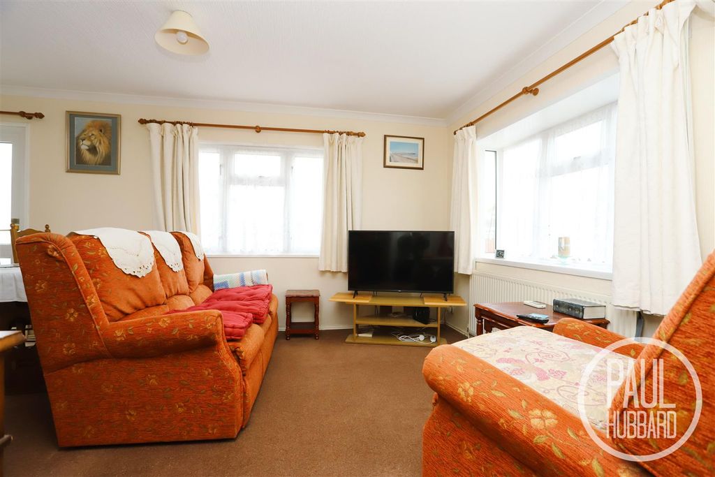 Property photo 2 of 13 Img_9976.Jpg