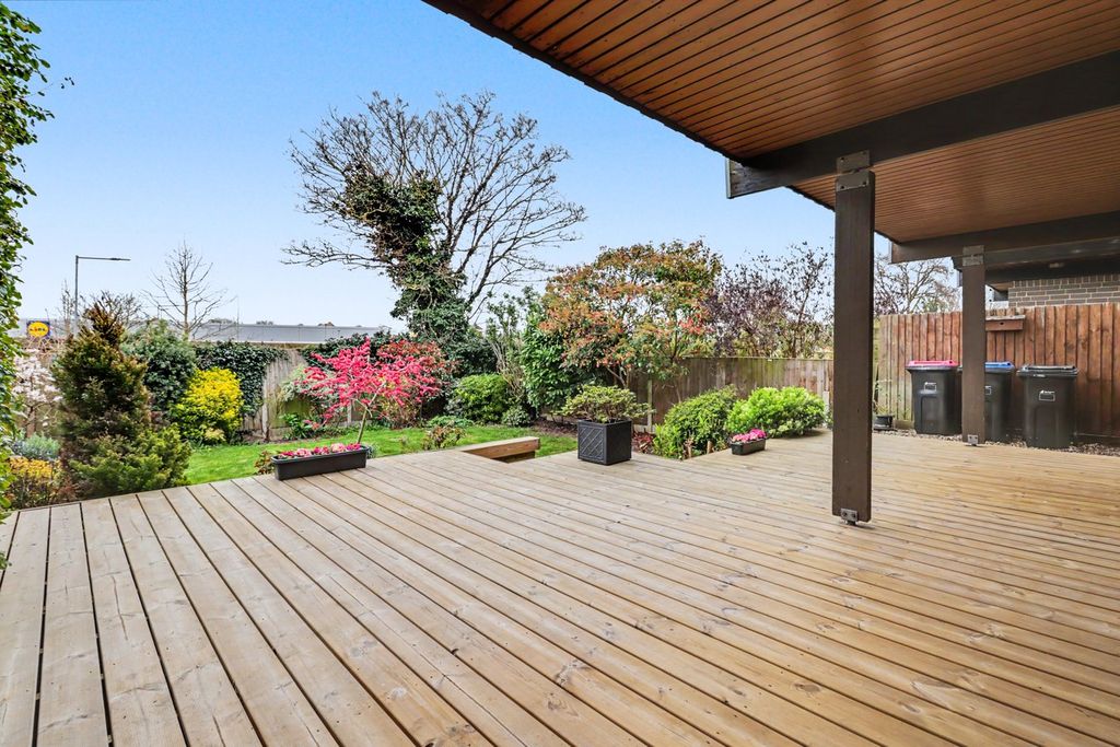 Property photo 2 of 29