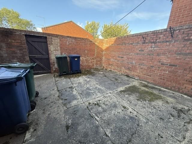 Property photo 1 of 13 Shared Yard