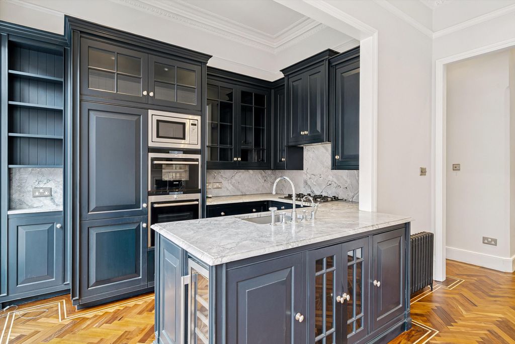 Property photo 3 of 12 Image