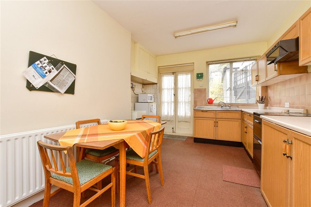 Property photo 3 of 20 Kitchen