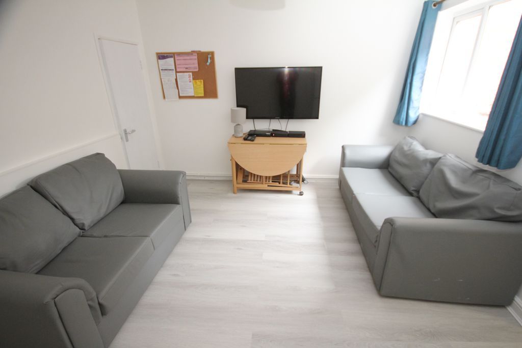 Property photo 2 of 18 Photo 13