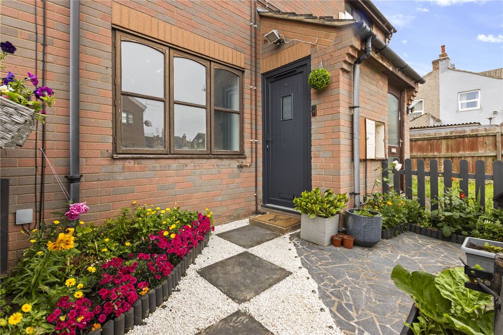 Property photo 2 of 23 Picture No. 08