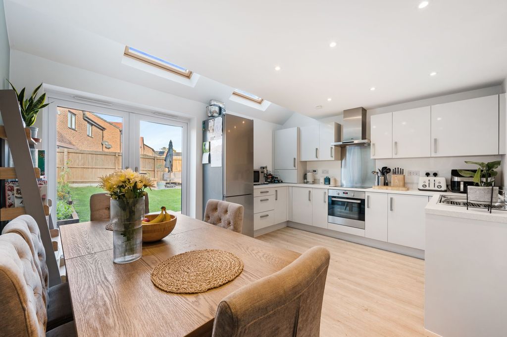 Property photo 2 of 35