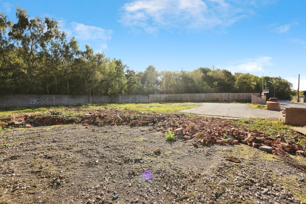 Property photo 2 of 9