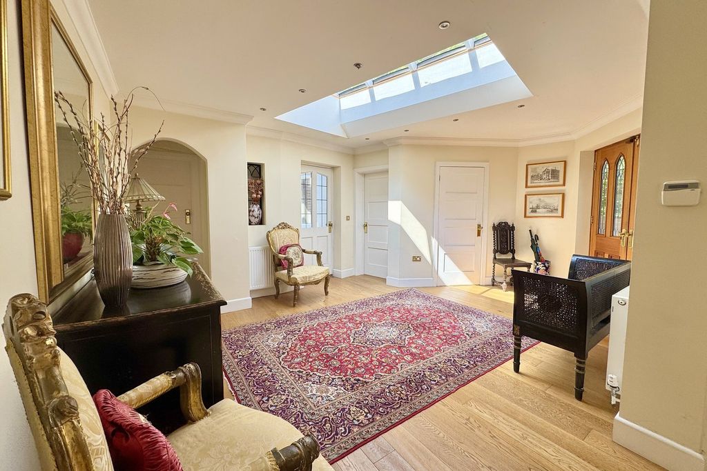 Property photo 2 of 26