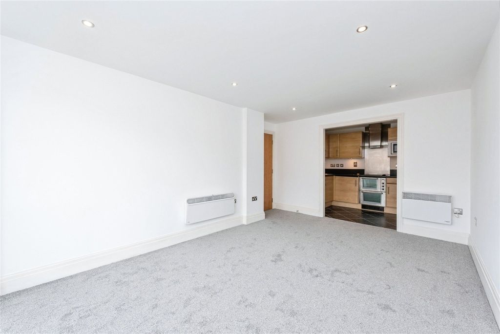Property photo 3 of 21 Picture No. 11