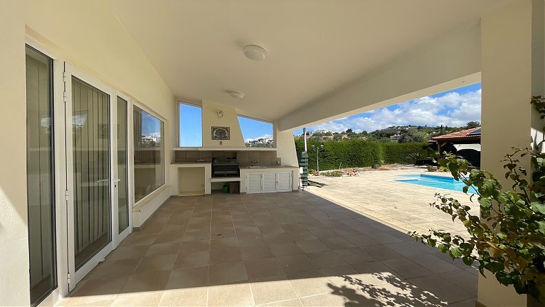 Property photo 2 of 45