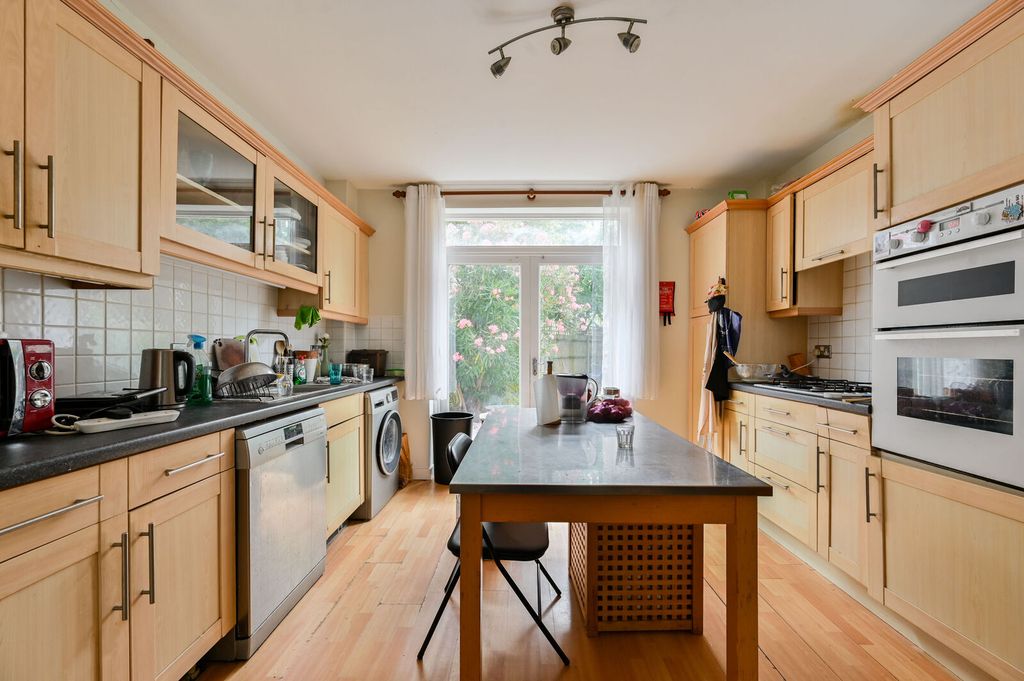 Property photo 3 of 13