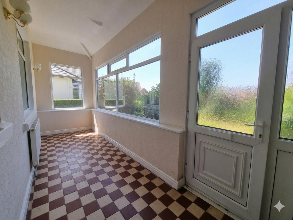 Property photo 3 of 15 Entrance Porch