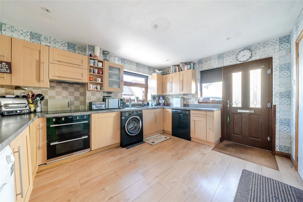 Property photo 3 of 25 Picture No. 10
