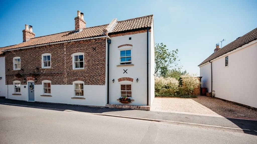 Property photo 2 of 73