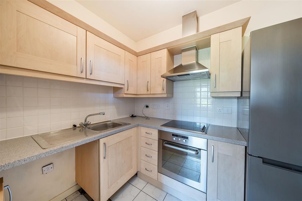 Property photo 3 of 12 Kitchen H.Jpg