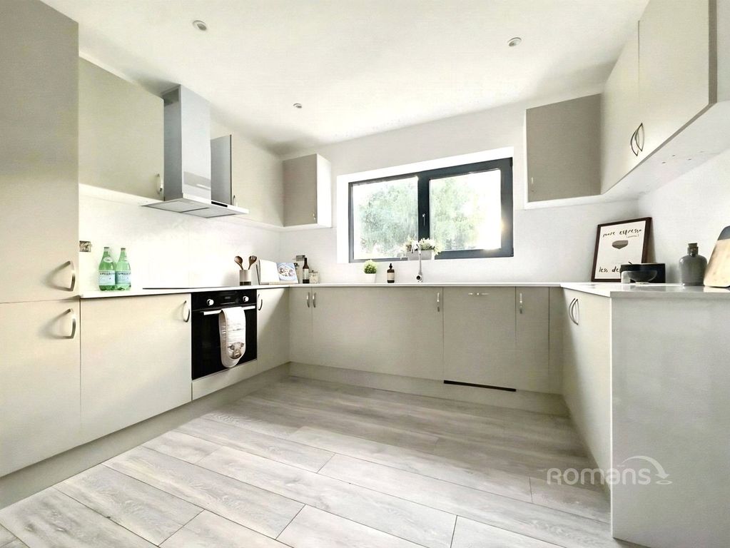 Property photo 2 of 14 Picture No. 03