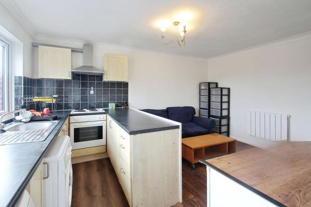 Property photo 2 of 9
