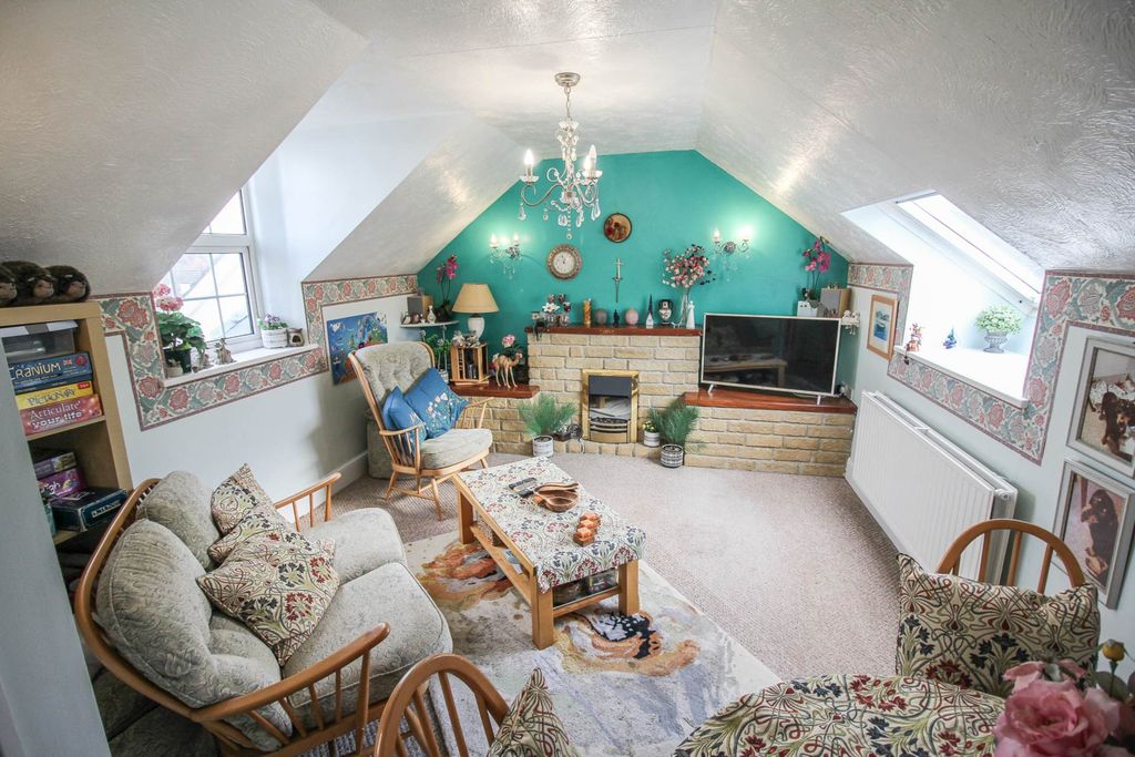 Property photo 2 of 14