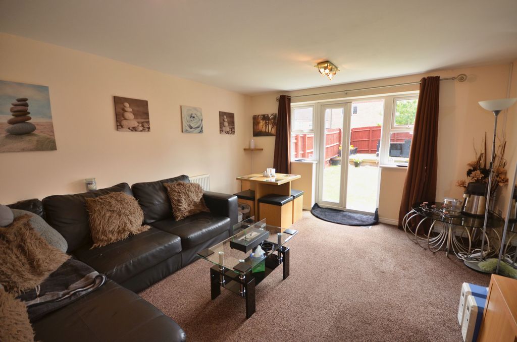 Property photo 2 of 27