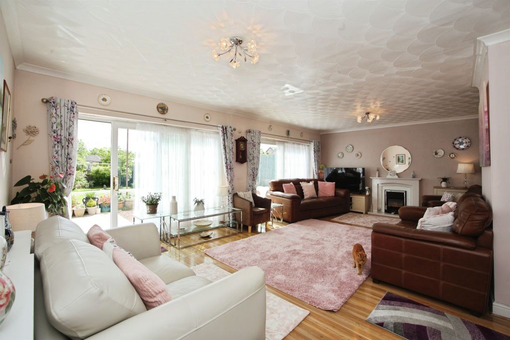 Property photo 3 of 27