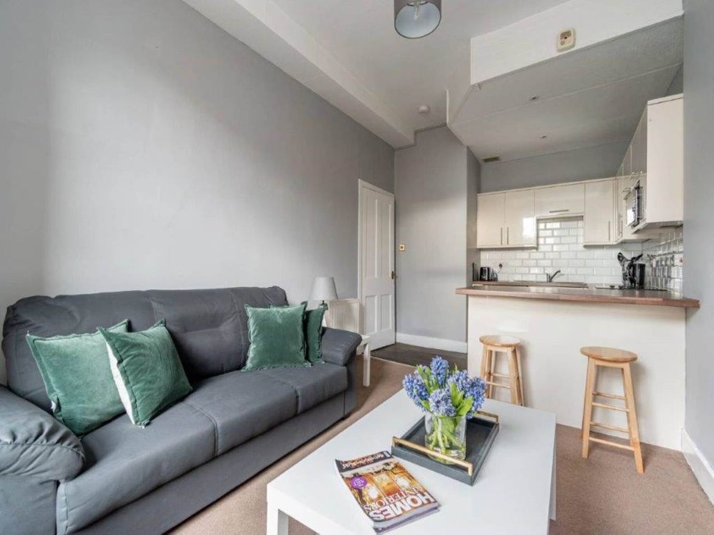 Property photo 2 of 9 56039_2-1F5-Muranoplace-002