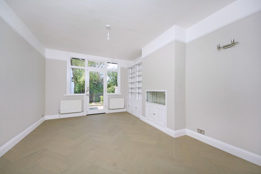 Property photo 3 of 20 Gv- 22 Winscombe Cresc (9).Jpg