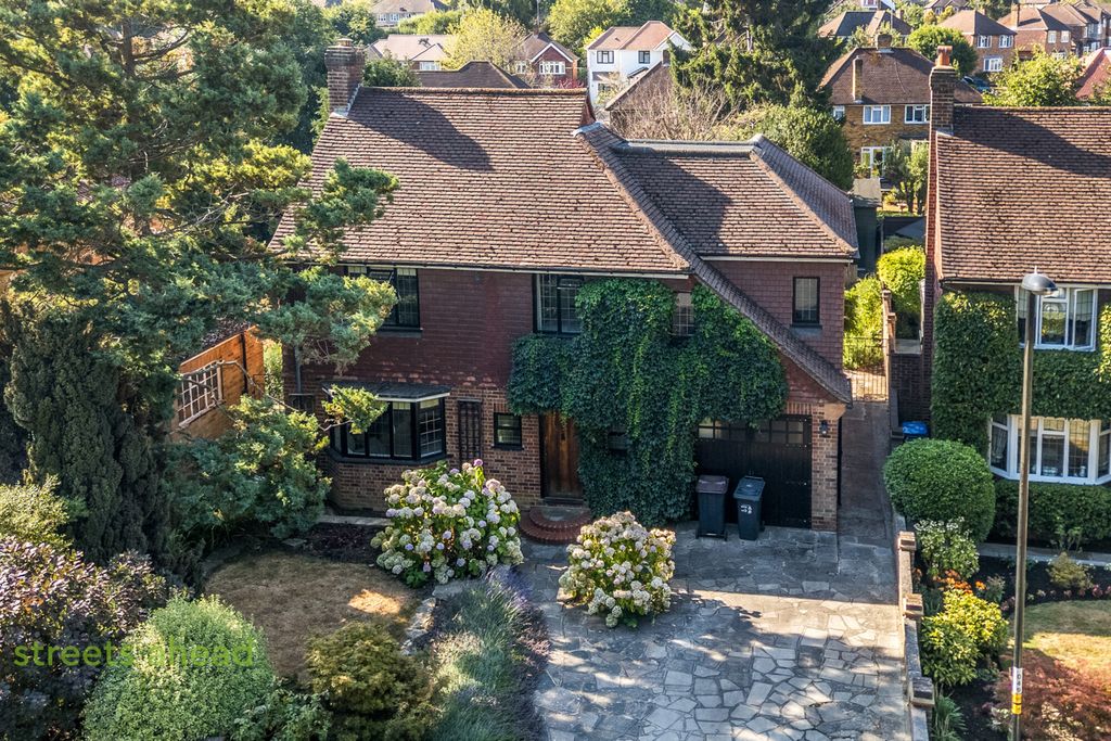 Property photo 1 of 19 F173cd6A-B6d9-4F6...