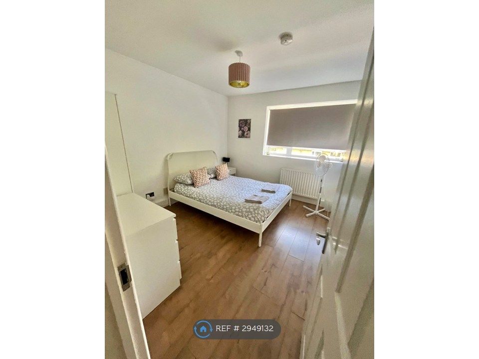Property photo 2 of 12 Bedroom 2