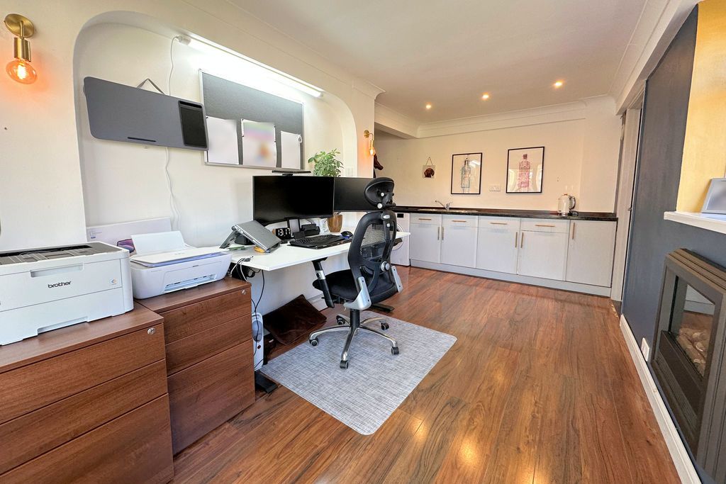 Property photo 3 of 24 L-Shaped Kitchenette/Utility Room