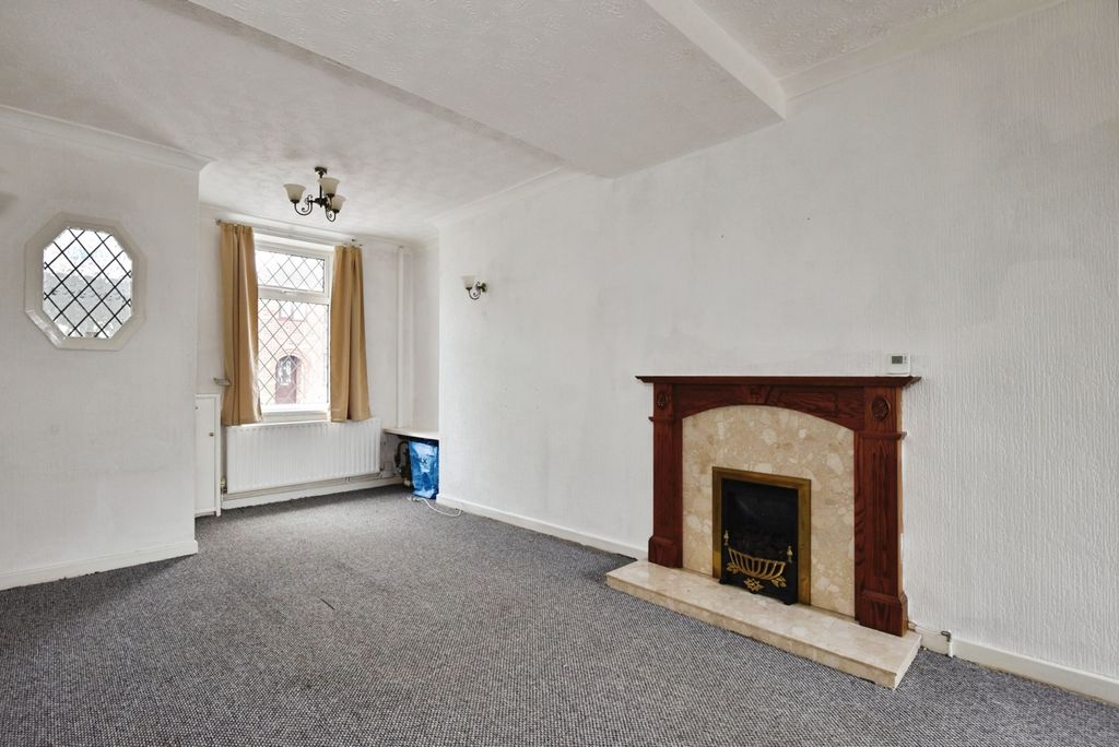 Property photo 3 of 16 Photo
