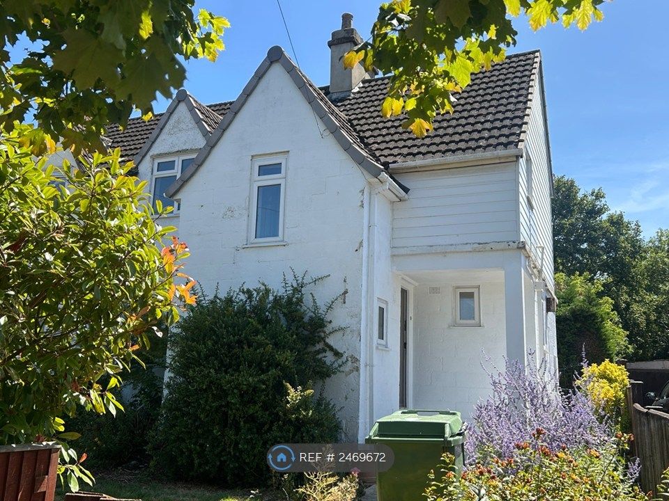 Property photo 1 of 11 Refurbished 3 Bedroom House In St Marks
