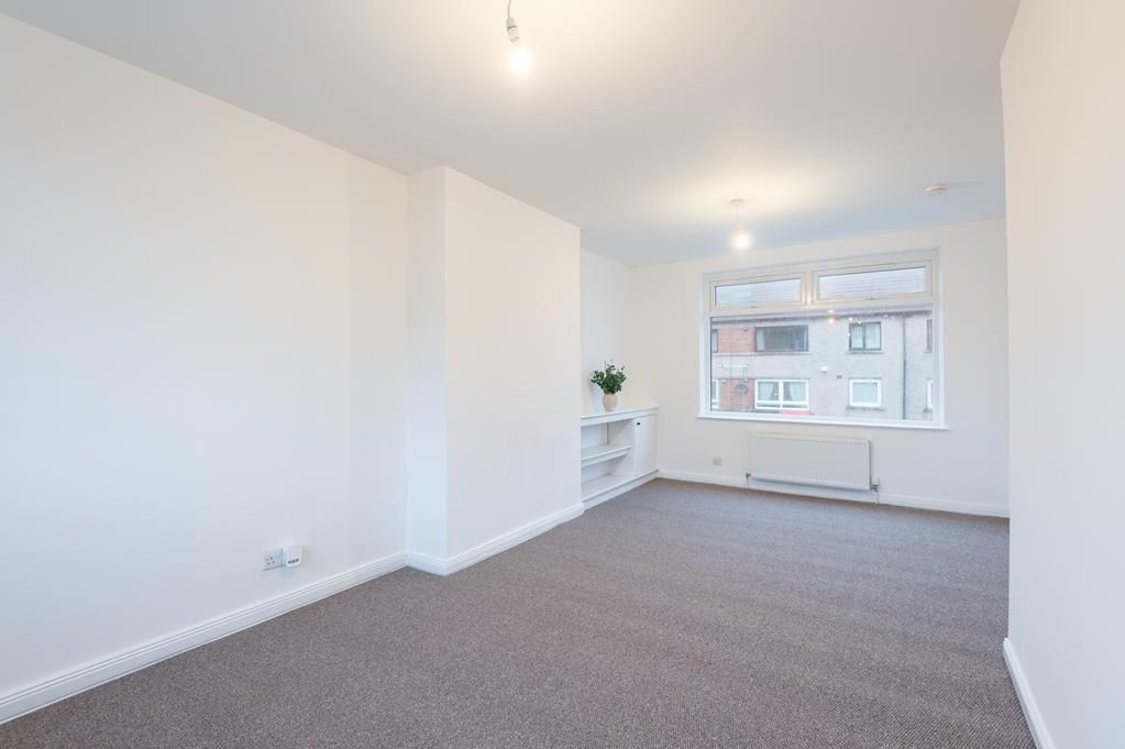 Property photo 3 of 17 Lev1406Pem Lounge Dining Room.Jpg