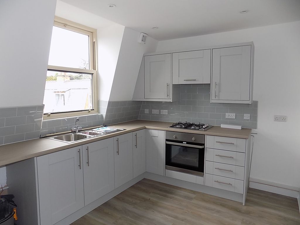 Property photo 3 of 5 Kitchen