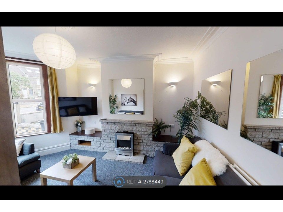 Property photo 2 of 10 Lounge