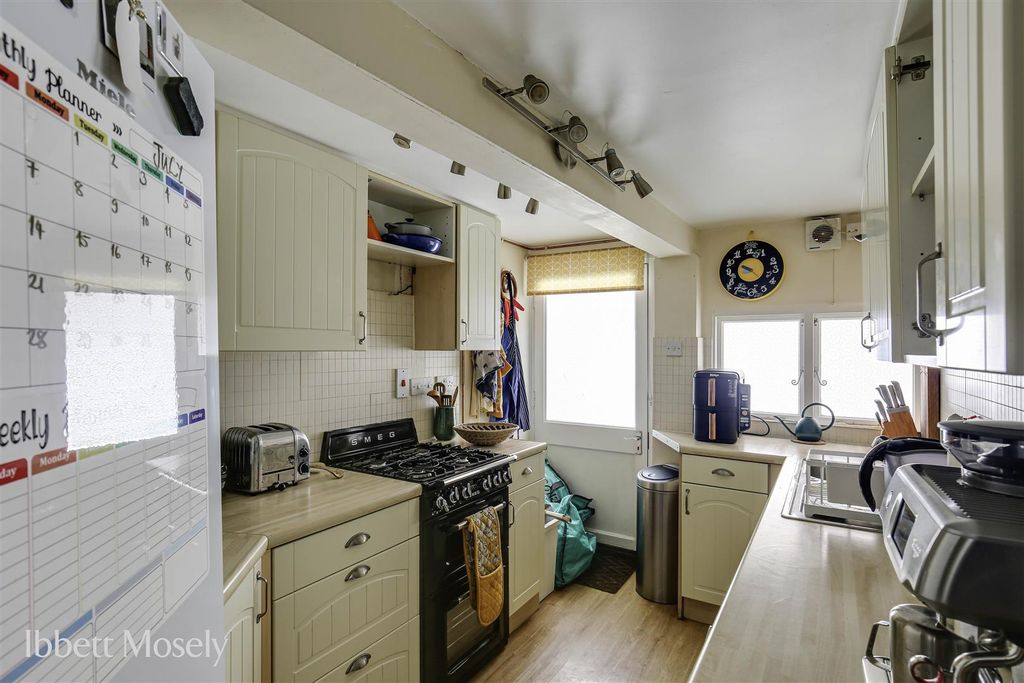 Property photo 3 of 11 8.Jpg