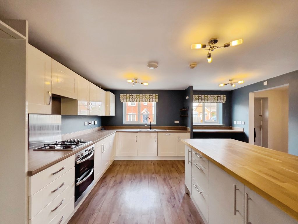 Property photo 2 of 16 Pbox-Img.Jpg