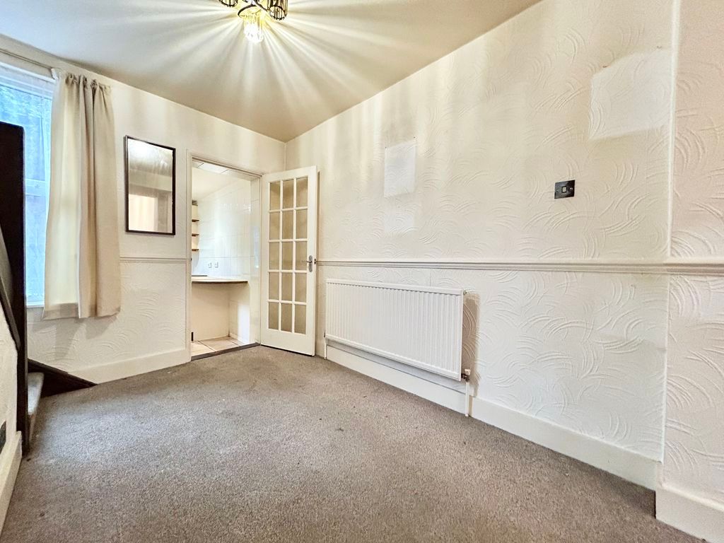 Property photo 3 of 11 Dining