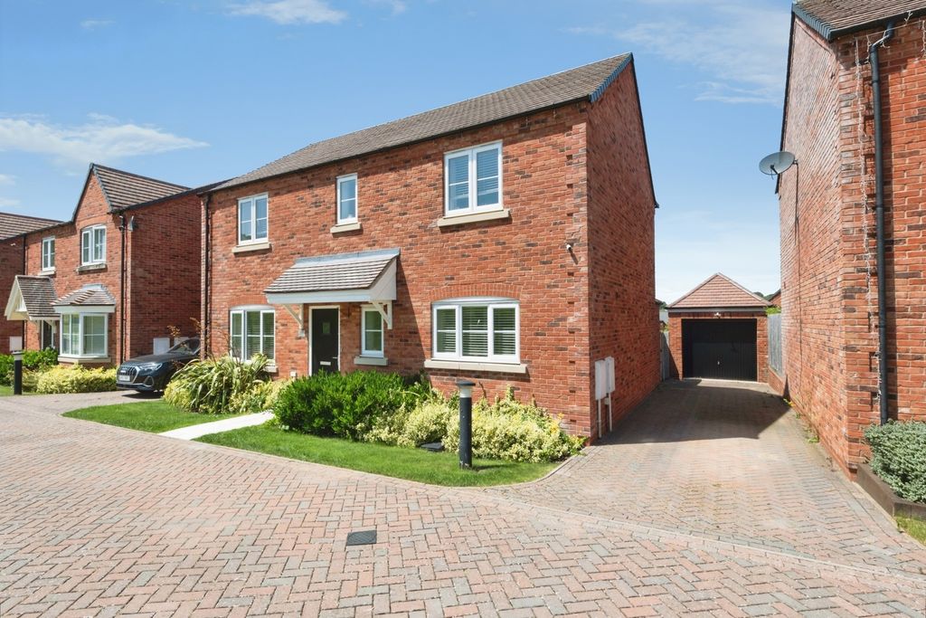 Property photo 1 of 17 Pbox-Img.Jpg