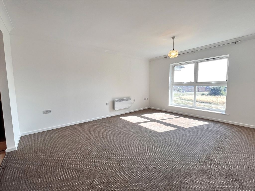 Property photo 2 of 12 Picture No. 10