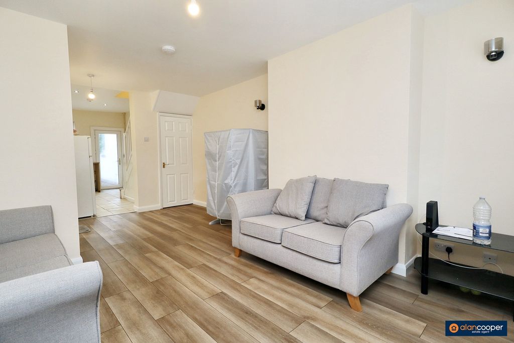 Property photo 2 of 21 4529763