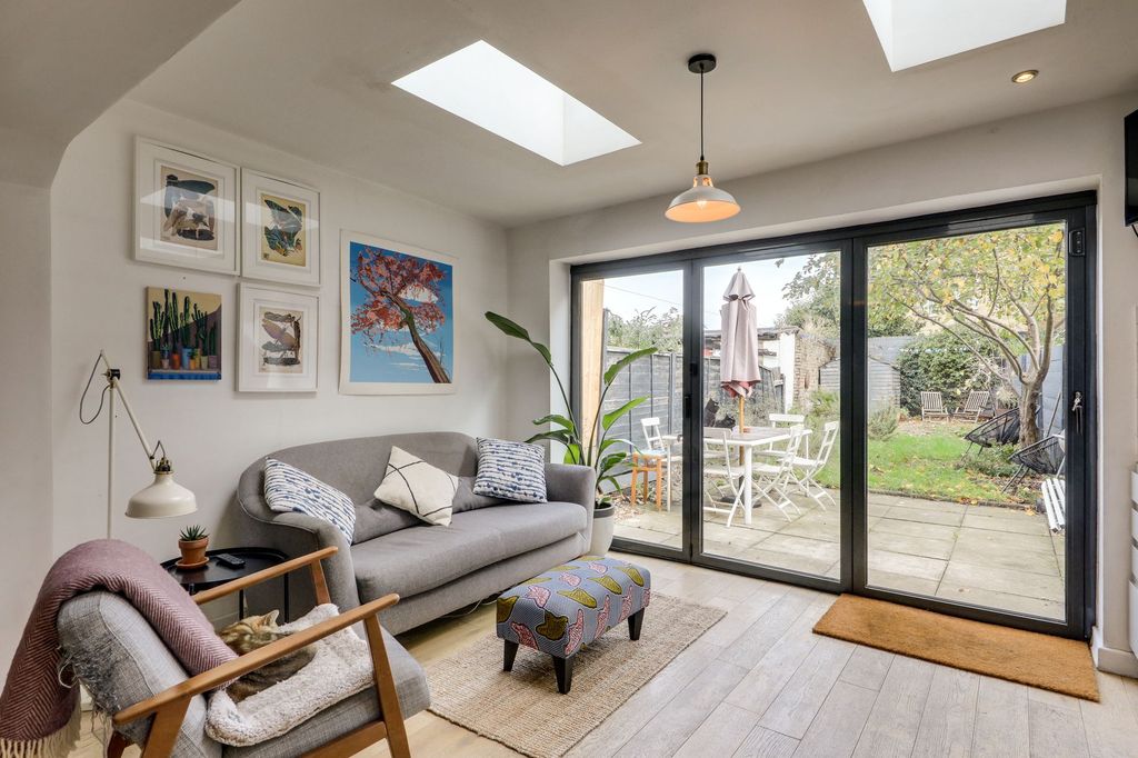 Property photo 2 of 16