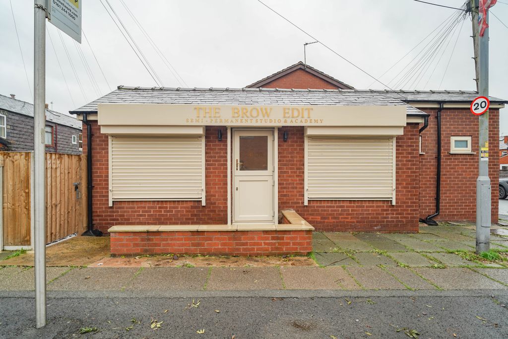 Property photo 1 of 19 Exterior